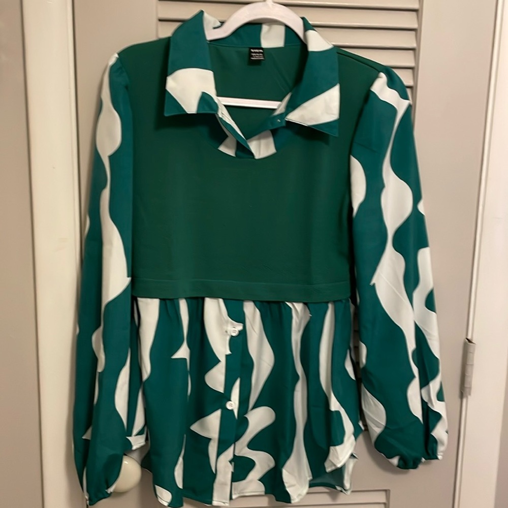 NWOT. SHEIN blouse.